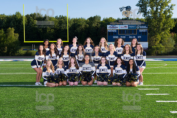 TCP_7823_DHSVarSidelineCheer